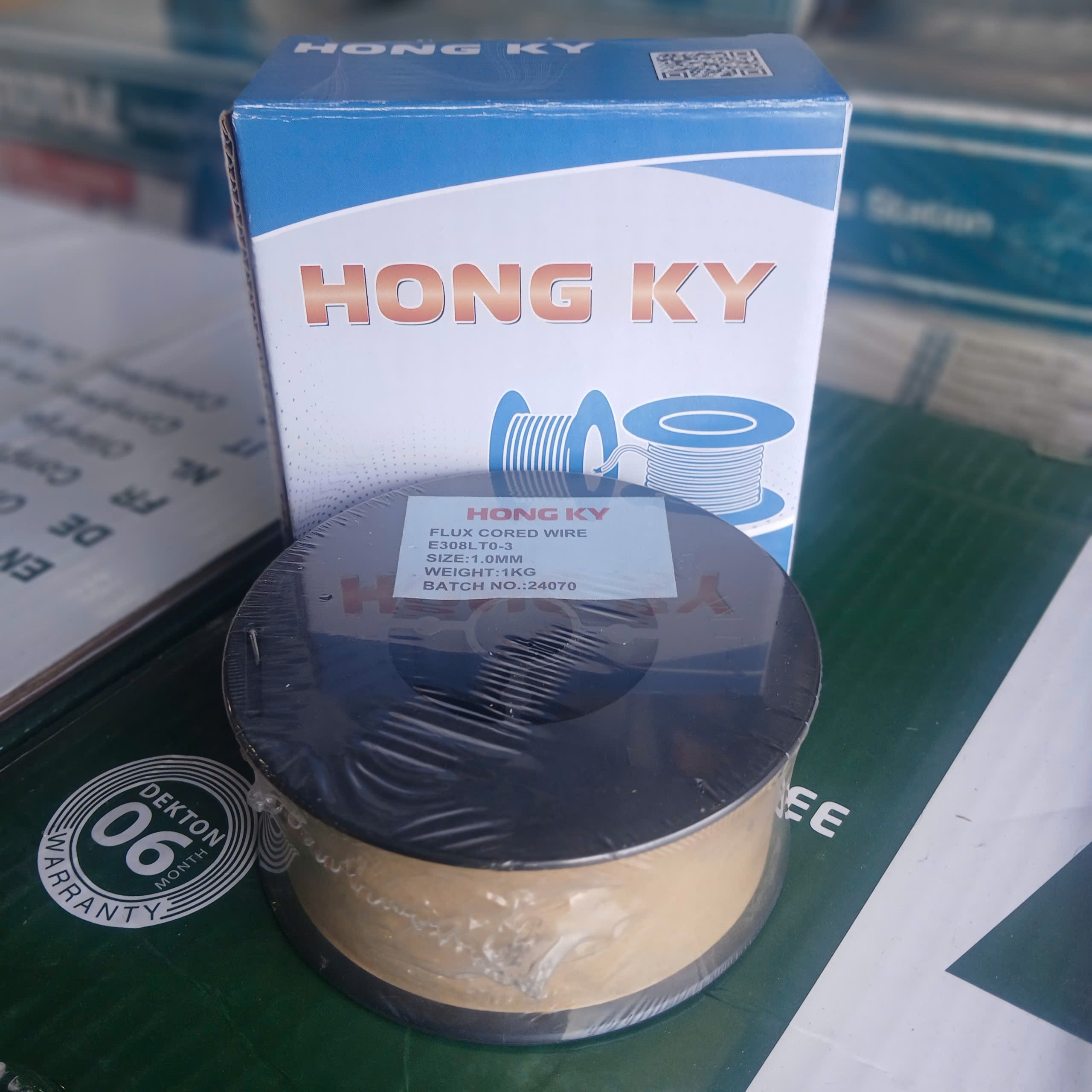 Dây hàn Inox lõi thuốc Hồng Ký 1kg 1.0mm (giá có VAT)